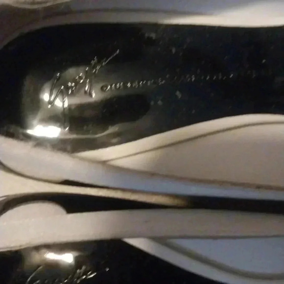 Giuseppe Zanotti Black/White Polka-Dot Kitten Heels Size 8.5AA Patent Leather - Picture 7 of 9